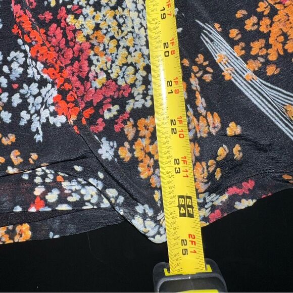 Anthropologie Akemi + Kim Adria Smocked Blouse Top with Abstract Florals Size XS - Picture 8 of 8